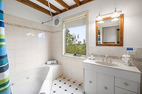 Lorne Bush House Cottages & Eco Retreats