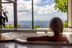 Treetops Seaview Montville