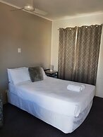 Oonoonba Hotel Motel