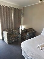 Oonoonba Hotel Motel