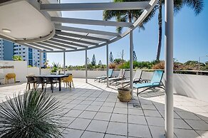Silver Sea On Sixth Resort