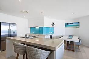 Silver Sea On Sixth Resort