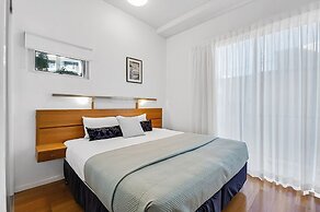 Silver Sea On Sixth Resort