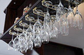 Theatre Royal Hotel Kumara