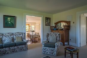 Theatre Royal Hotel Kumara