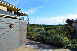 Hilltop Apartments Phillip Island - Adults Only