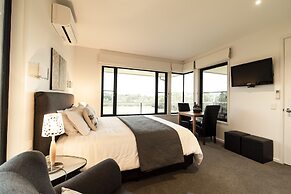 Hilltop Apartments Phillip Island - Adults Only