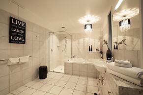 Hilltop Apartments Phillip Island - Adults Only