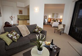Hilltop Apartments Phillip Island - Adults Only