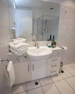 Hilltop Apartments Phillip Island - Adults Only