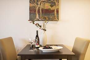 Hilltop Apartments Phillip Island - Adults Only