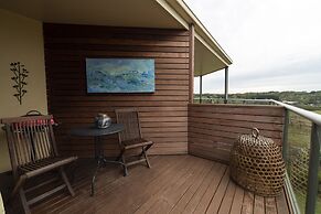 Hilltop Apartments Phillip Island - Adults Only