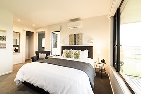 Hilltop Apartments Phillip Island - Adults Only