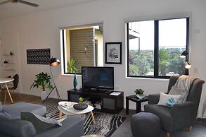 Hilltop Apartments Phillip Island - Adults Only