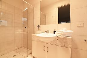 Hilltop Apartments Phillip Island - Adults Only