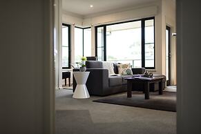 Hilltop Apartments Phillip Island - Adults Only