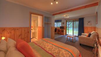 Derwent Bridge Chalets & Studios