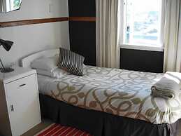 Ducks & Drakes Boutique Motel & Backpackers