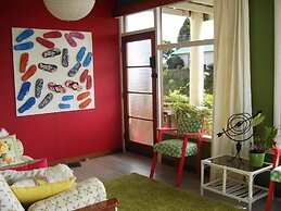 Ducks & Drakes Boutique Motel & Backpackers