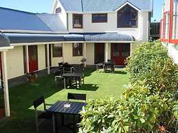 Ducks & Drakes Boutique Motel & Backpackers