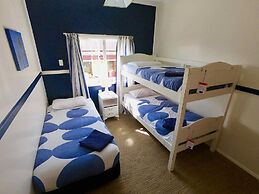 Ducks & Drakes Boutique Motel & Backpackers