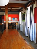 Ducks & Drakes Boutique Motel & Backpackers