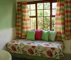 Ducks & Drakes Boutique Motel & Backpackers