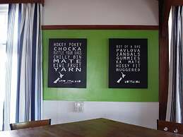 Ducks & Drakes Boutique Motel & Backpackers