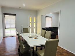 The Cottage Motor Inn Albury CBD