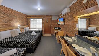The Cottage Motor Inn Albury CBD