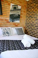 Squatters Homestead Motel