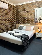 Squatters Homestead Motel