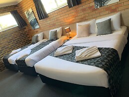 Squatters Homestead Motel