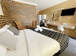 Squatters Homestead Motel