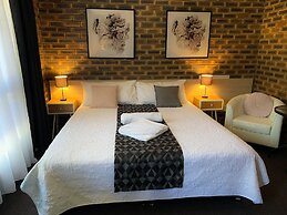 Squatters Homestead Motel