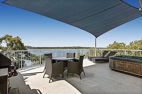 Reflections Holiday Apartments