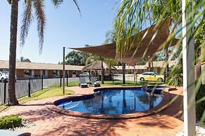 Tea House Motor Inn