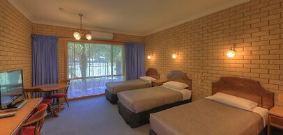 Barrass's John Bright Motor Inn