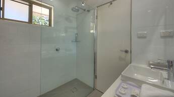 Barrass's John Bright Motor Inn