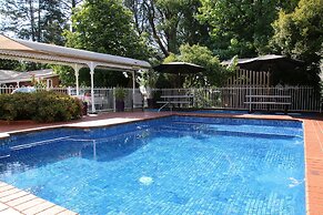 Barrass's John Bright Motor Inn