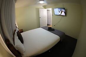 Sleepy Hill Motor Inn