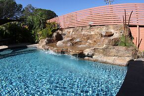 Sleepy Hill Motor Inn