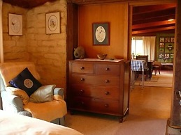 The Burrow At Wombat Bend