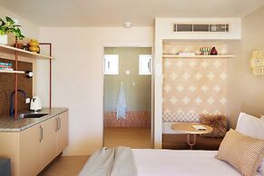 Dolphins Motel