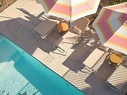 Dolphins Motel