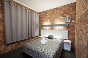 Allan Cunningham Motel