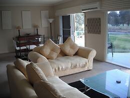 Golf View Apartment 7