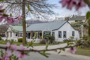 Settlers Cottage Motel