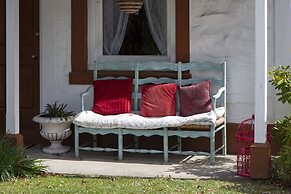 Settlers Cottage Motel