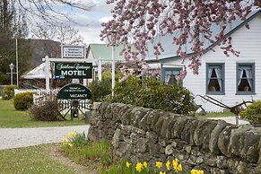 Settlers Cottage Motel